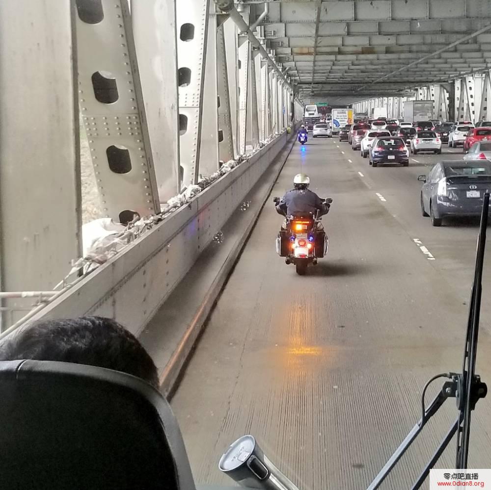 有排面！加州公路巡警为莫雷开路 护送其至甲骨文