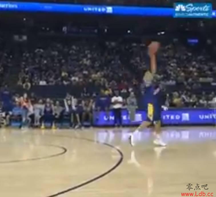 不开心！克莱训练中连续三记三分不中