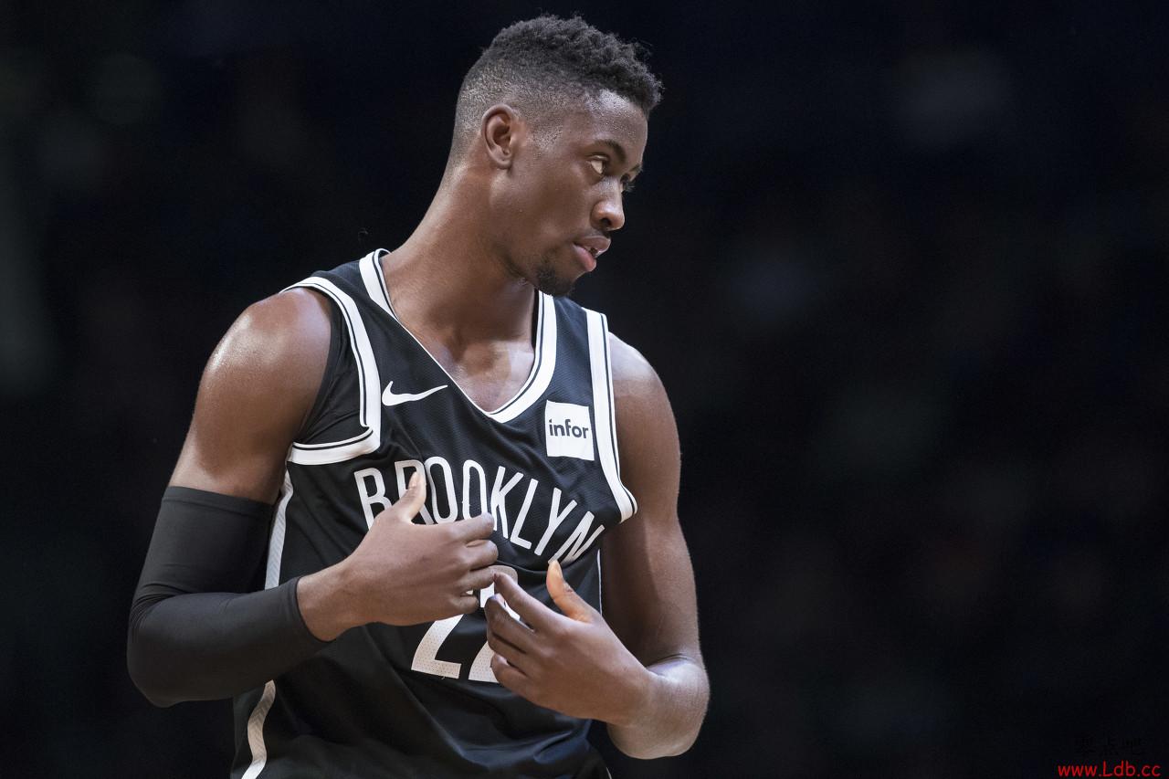 韦德、书豪等NBA球员发推为勒维尔祈祷