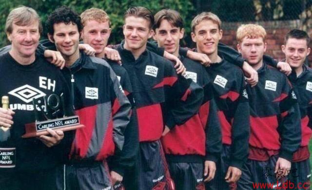 小贝代表92班长文缅怀哈里森:感激你给予我们的一切