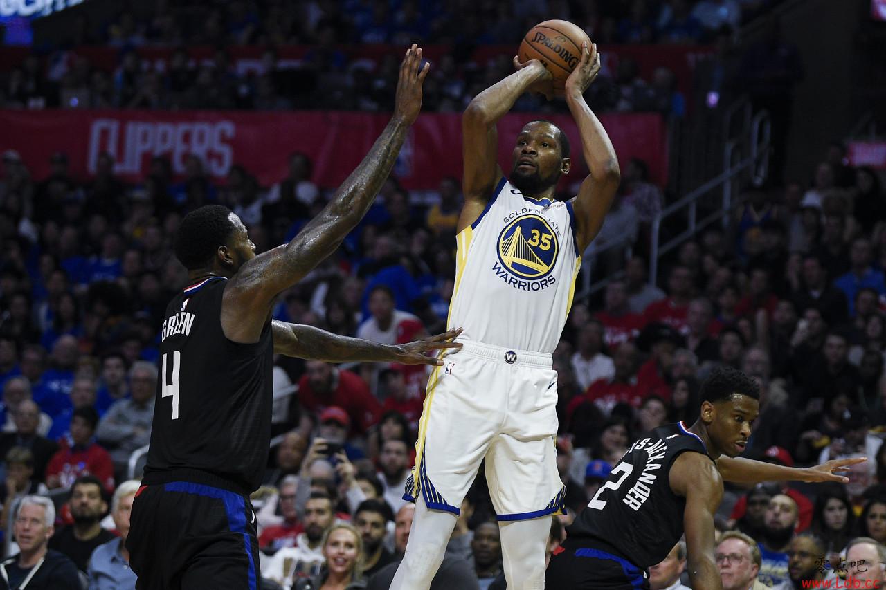 KD：快船是不会放弃的 他们打得非常强硬