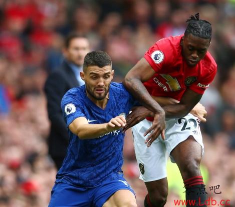 曼联旧将:万比萨卡是英超最佳右后卫,单论防守他比阿诺德更强