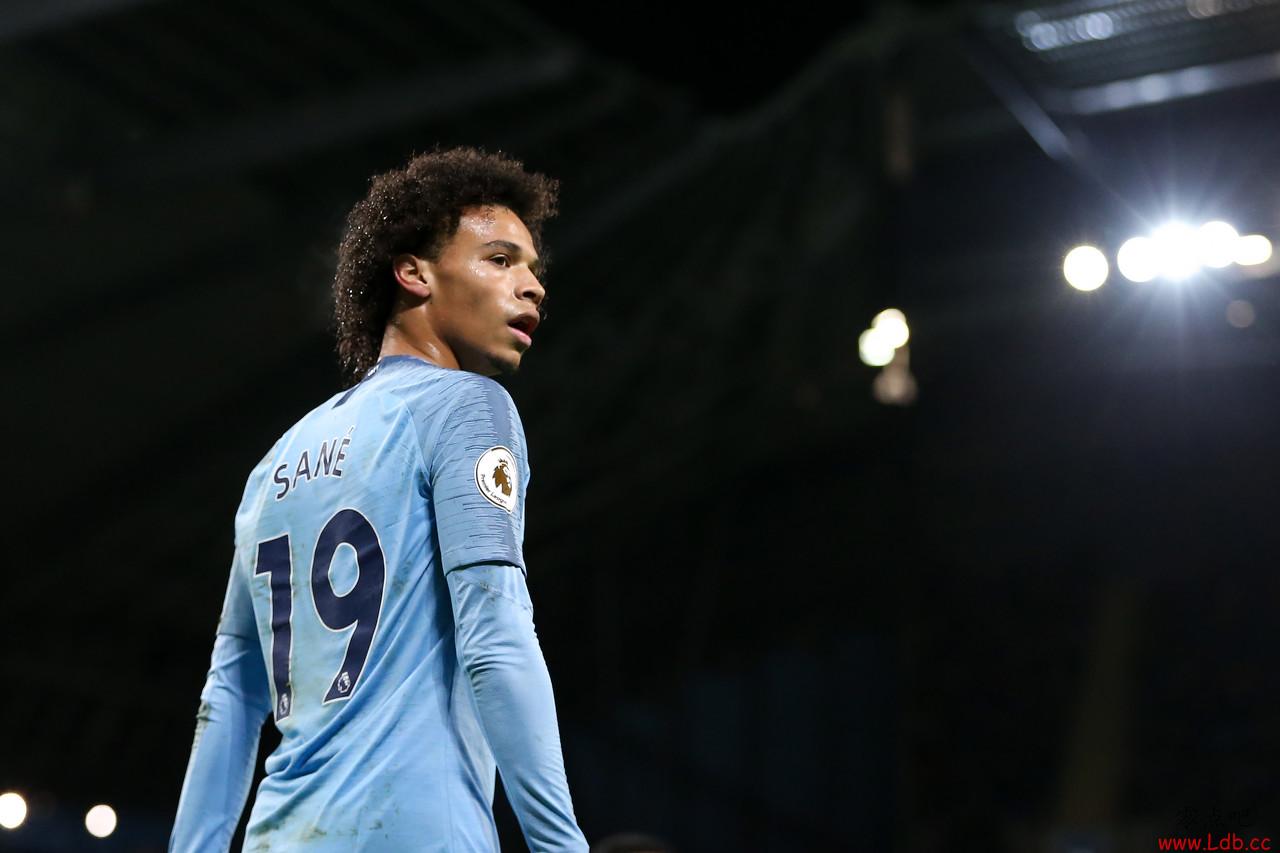 法尔克:萨内已飞抵奥地利,拜仁将在手术后决定是否继续求购