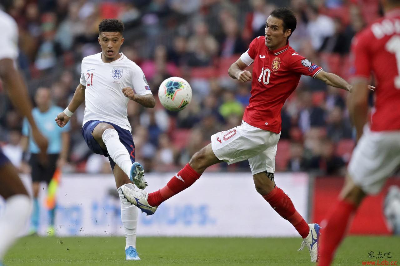 索斯盖特:让拉什福德替补并非表现原因,桑乔让人感到激动