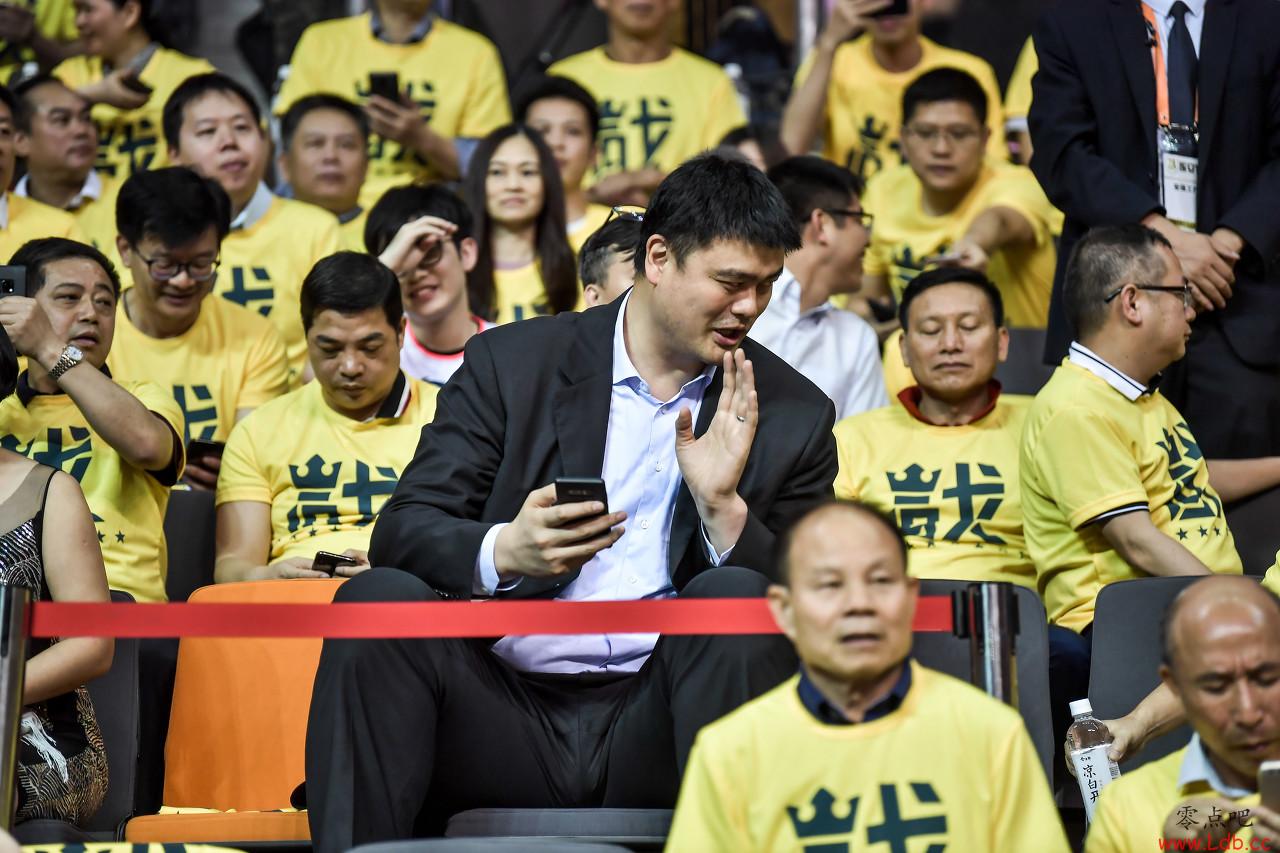 斯特恩：上海曾不想放姚明来NBA 想让NBA先付一笔钱