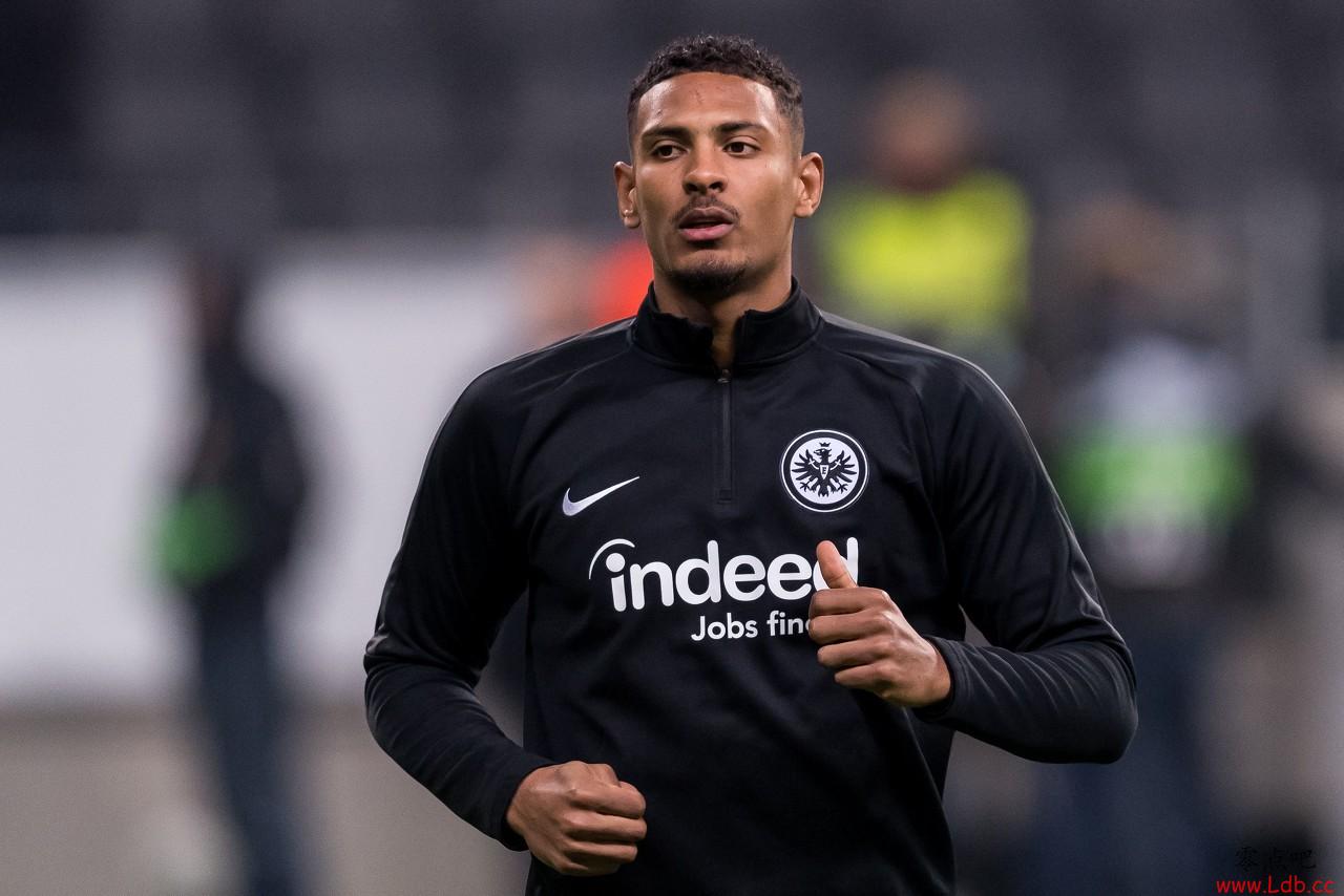 德媒:寻莱万替补,拜仁今夏考虑过阿勒和克鲁泽