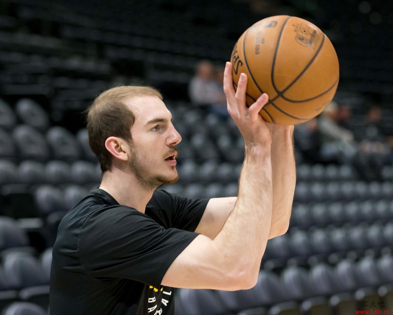 沃格尔:库克和卡鲁索有能力在队中扮演重要角色