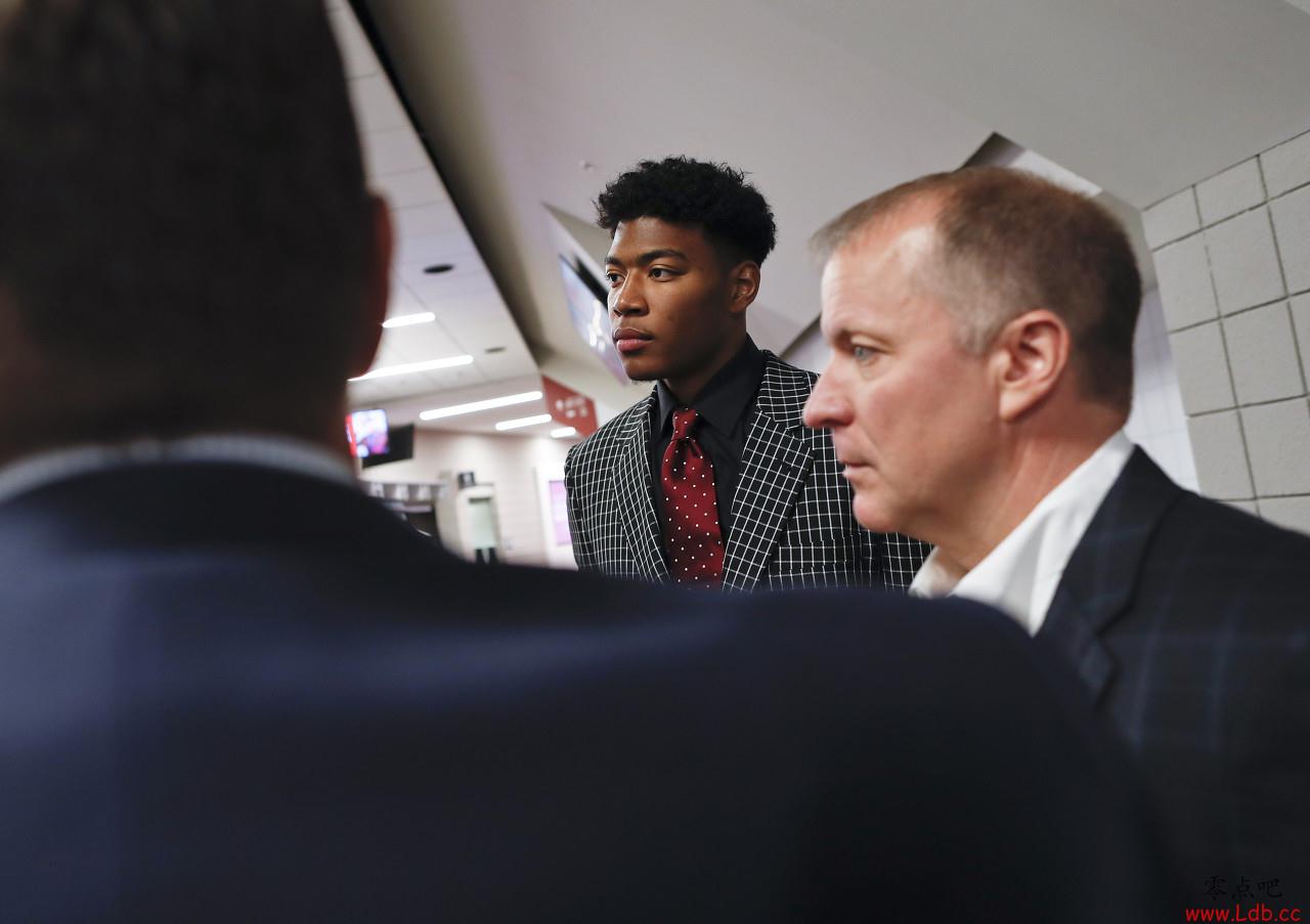 奇才GM谈伤情:小托马斯摘掉护具 迈尔斯能进行投篮