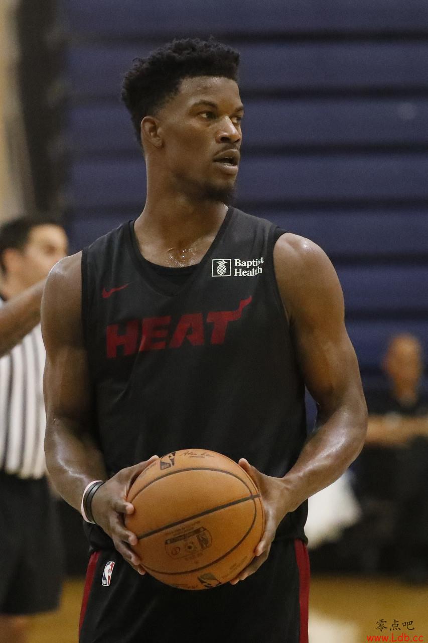 巴特勒:凌晨3点半就起来训练 队友给我很多帮助