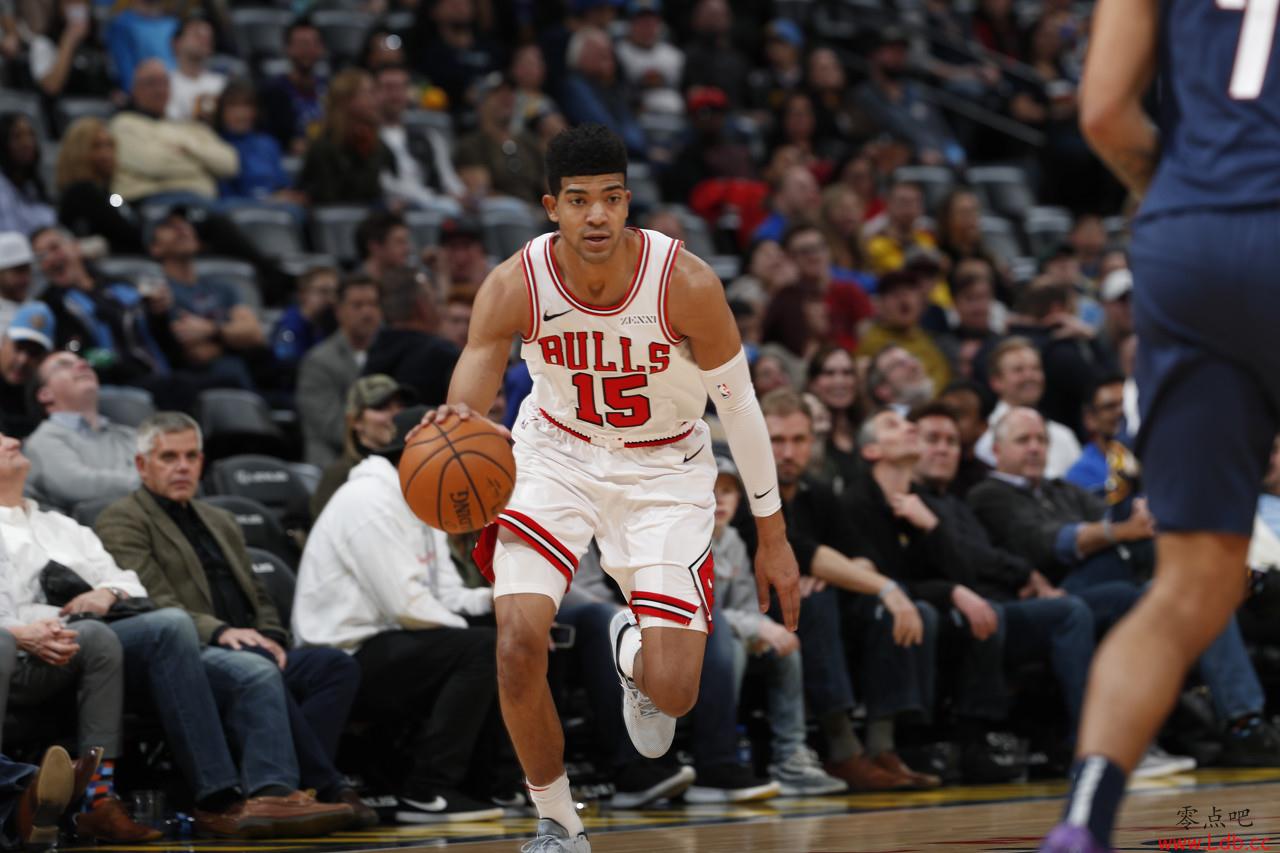 随队记者:钱德勒-哈奇森至少还将缺阵两周 加福德参加训练