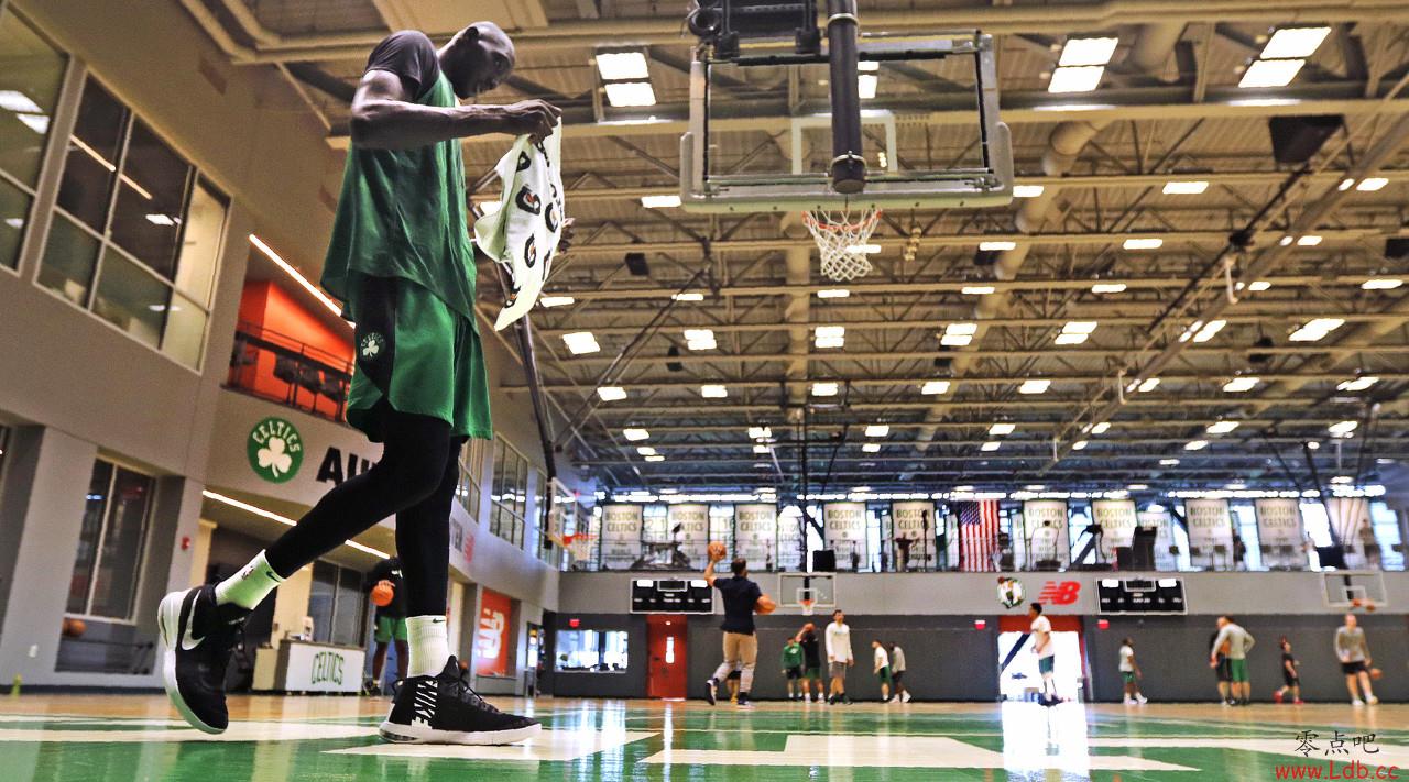 坎特:塔科-法尔的转身跳投让我想起德克 这个小伙很不错