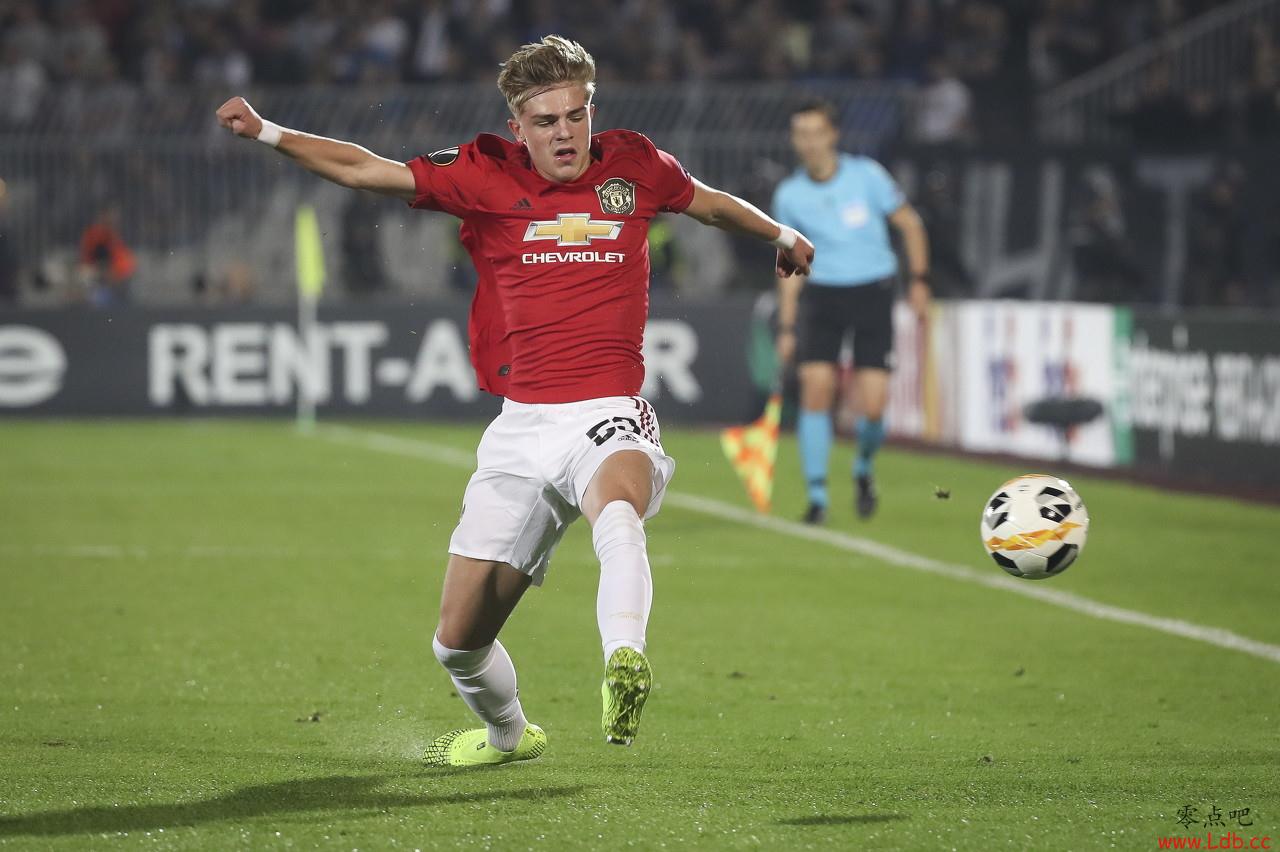 23��350�죬�����ų�������Ӣ��ƽ��������С���׷����ݡ�ͼ��