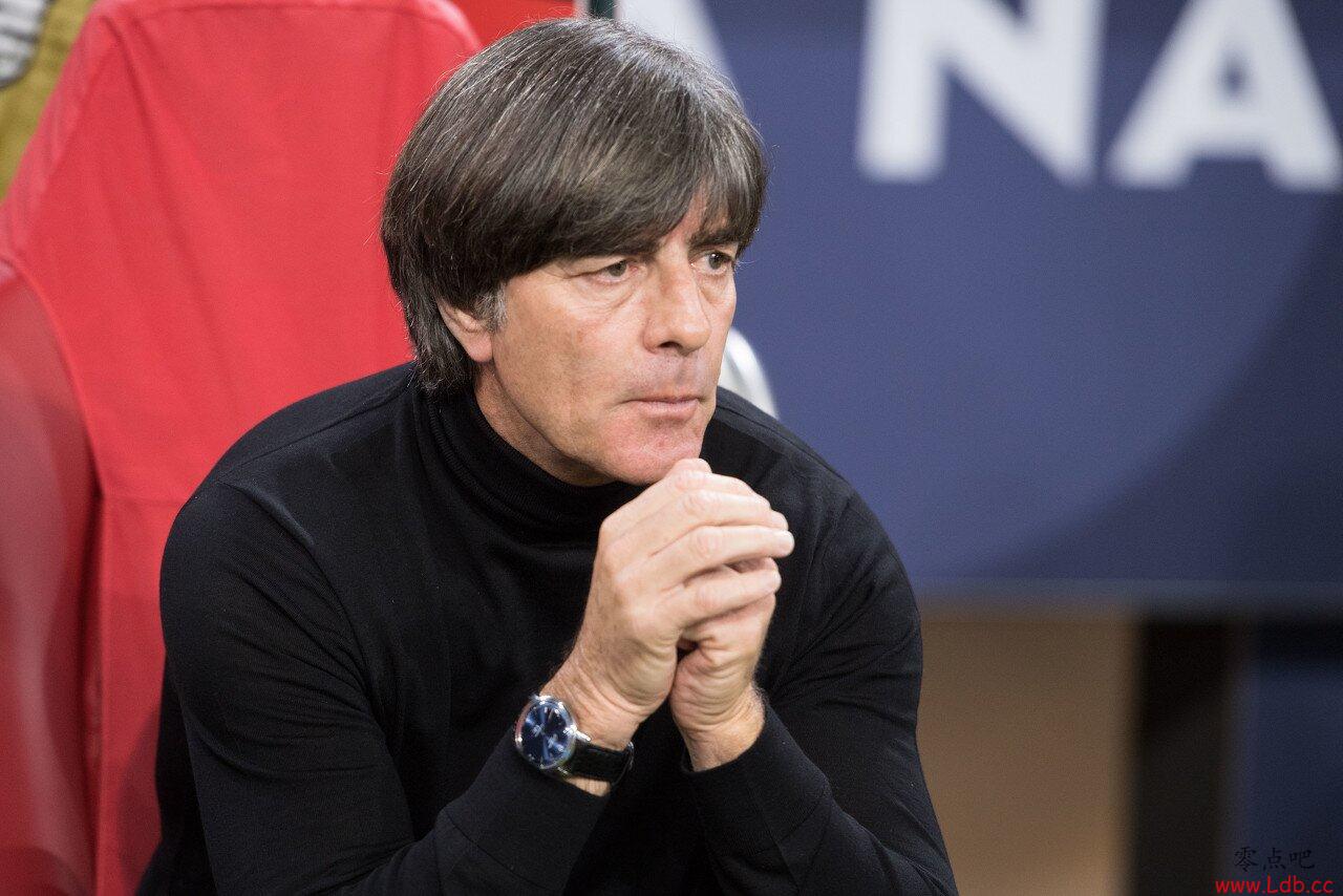 ǰ���Ŷ�������10���꣬�շ�Ĺǰ���ϻ�Ȧ�廳