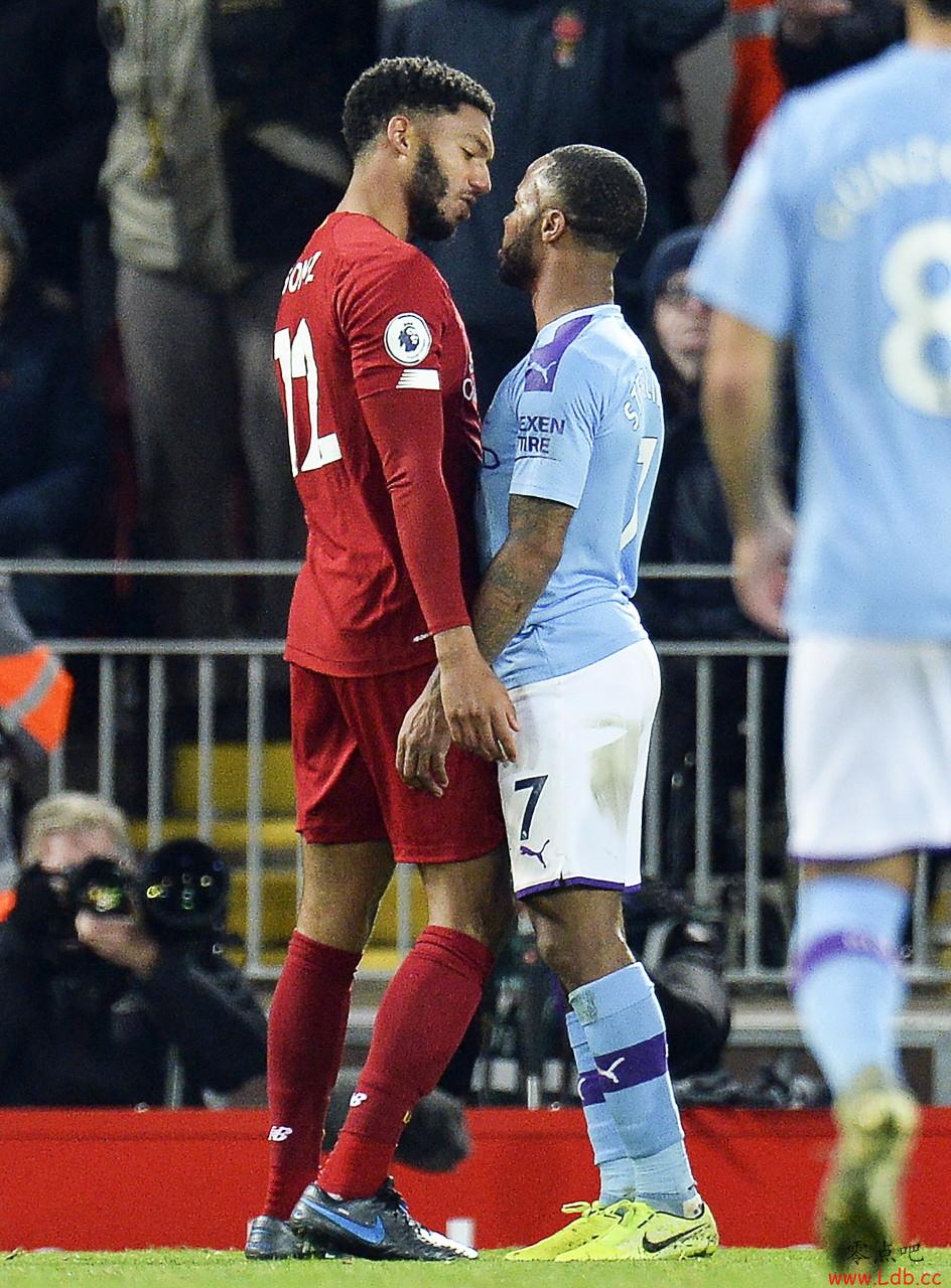 乔-戈麦斯眼角有明显划痕,他向索斯盖特求情不要除名斯特林【图】