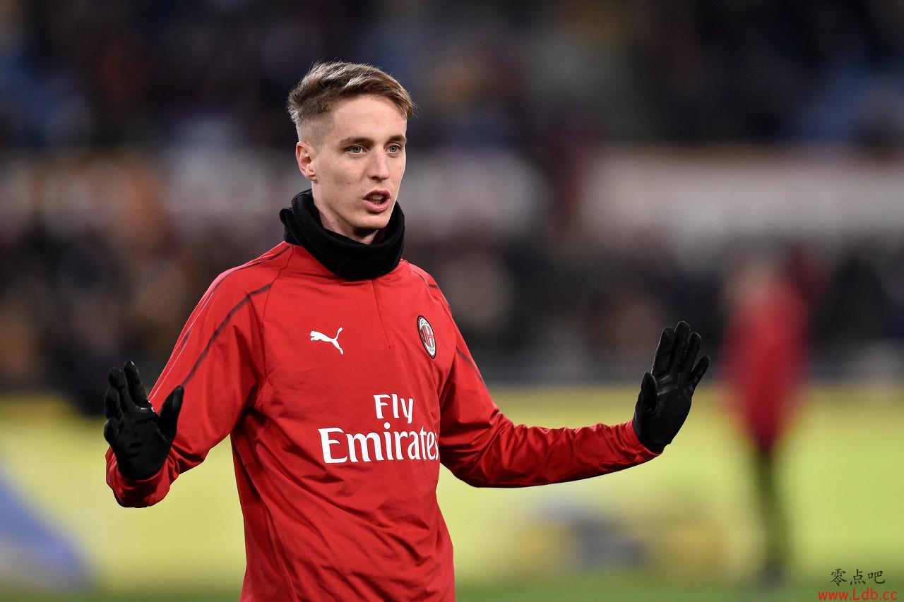 С�׵٣��˲�ʹ�Ҿ������ǿ���������״̬������Ťת����