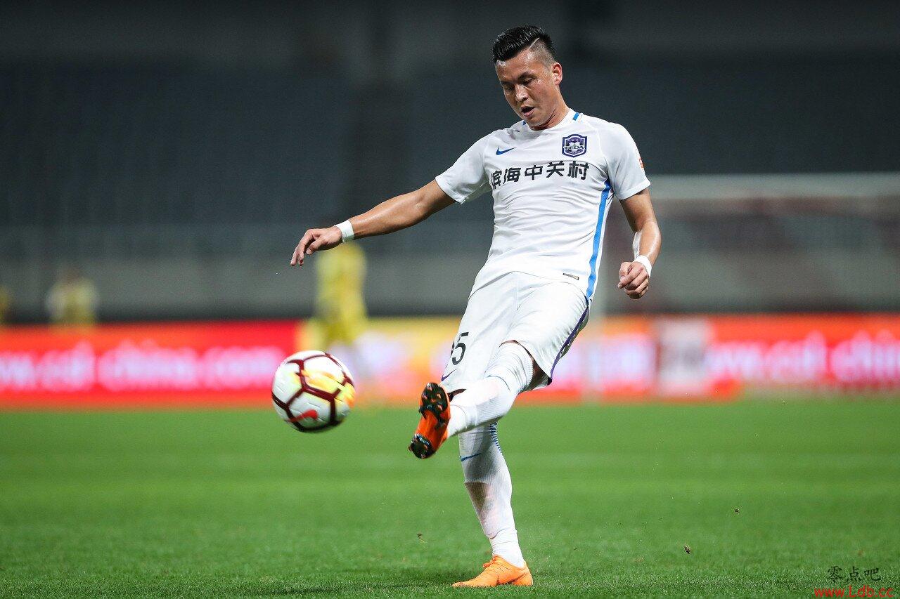 津媒:泰达主力只有少数合同今年底到期,包括队长买提江