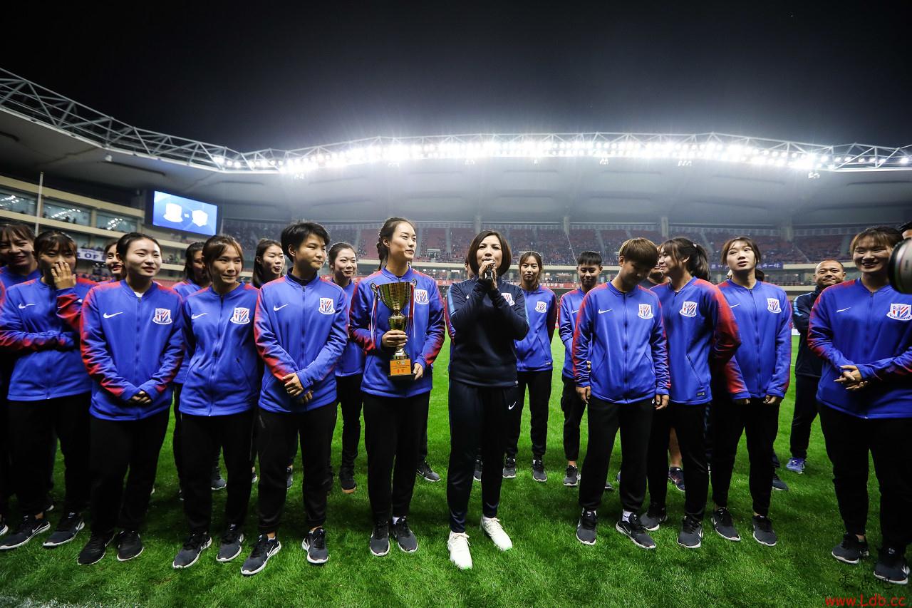 �������μ������ţ��껨Ů��2-0ͬ�ô�ѧ���Ϻ���ѧ��Ů���ھ�