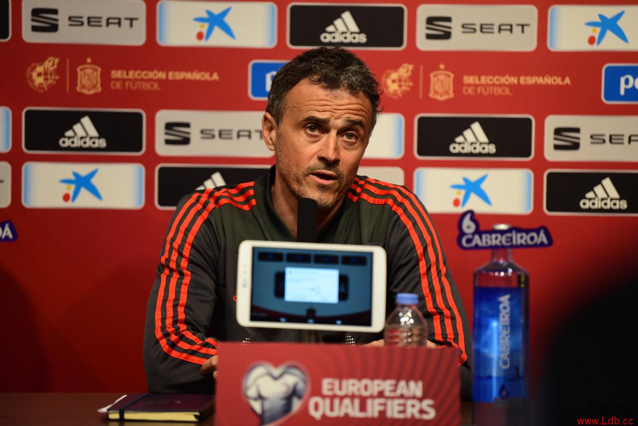 恩里克:国家队大门向所有人敞开 职业角度莫雷诺没有可批评的