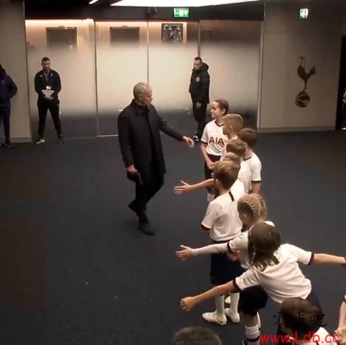 ��Ƥ����˧����Ů������ ��ͯ�����������֡�ͼ��