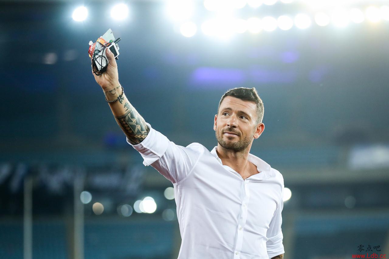 马季奇祝福曹阳:你有一个难以置信的职业生涯,祝未来一切顺利