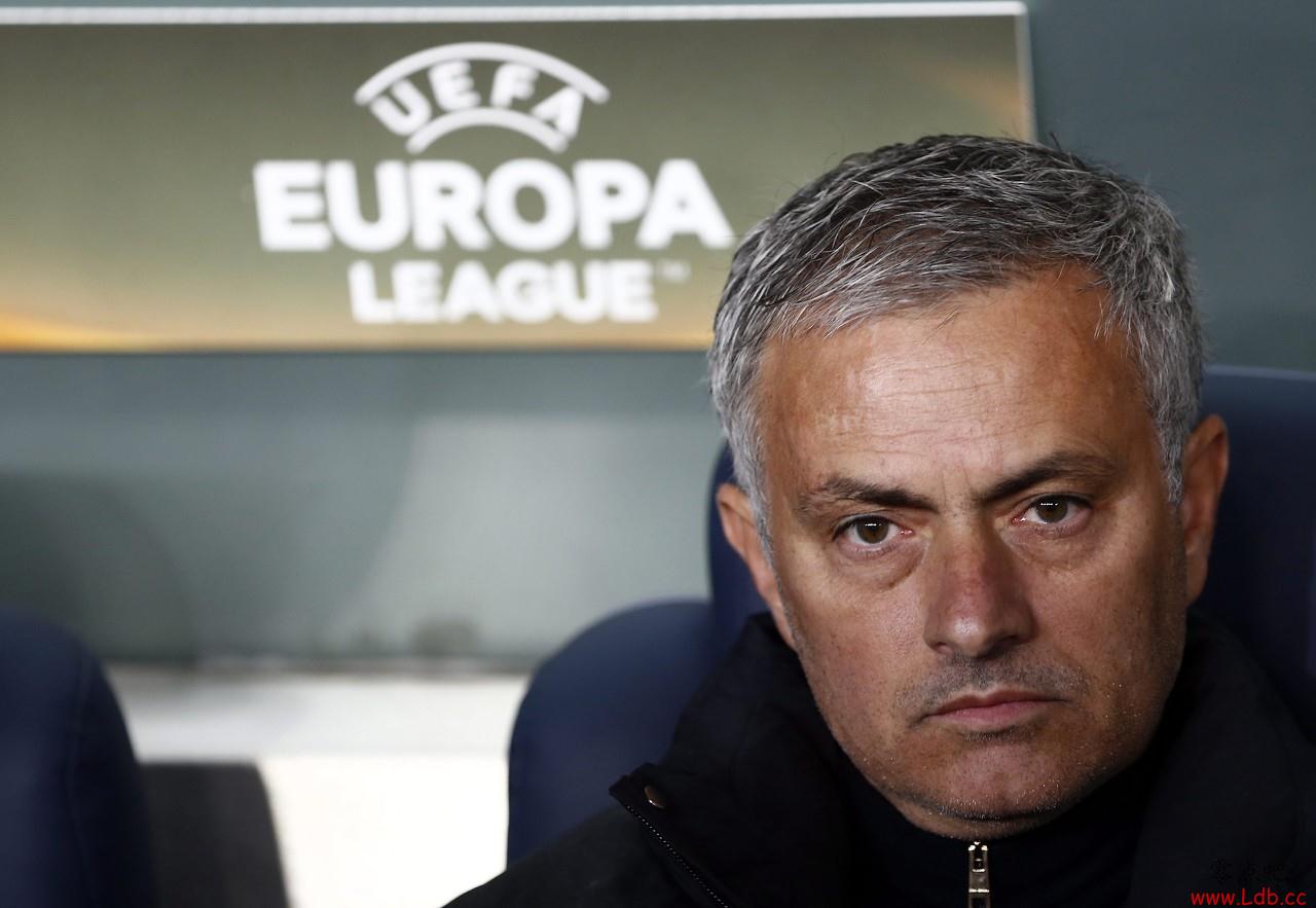 ���ع��µĽ�β����˧���һ��������������ʱ����Ƭ��ͼ��