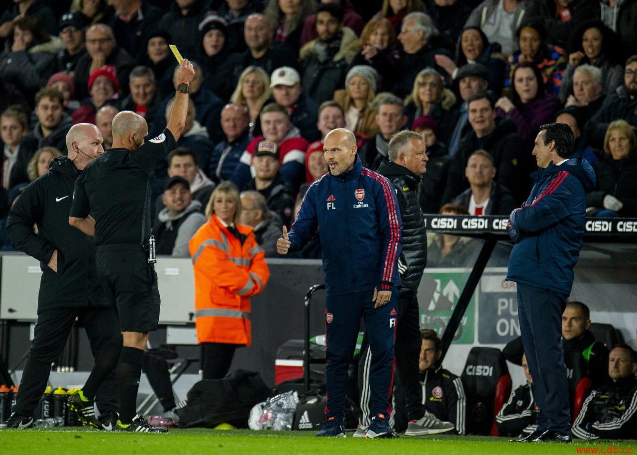 Ĭɭ��ǹ����Ȼû�ҵ����򣬱���һ��ʤ���ɱ����˫�ۡ�ͼ��