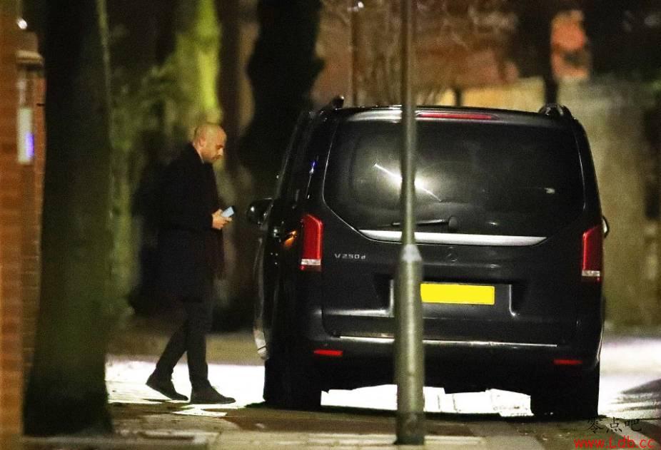 谈加盟?阿森纳CEO被拍到深夜现身阿尔特塔家外【图】