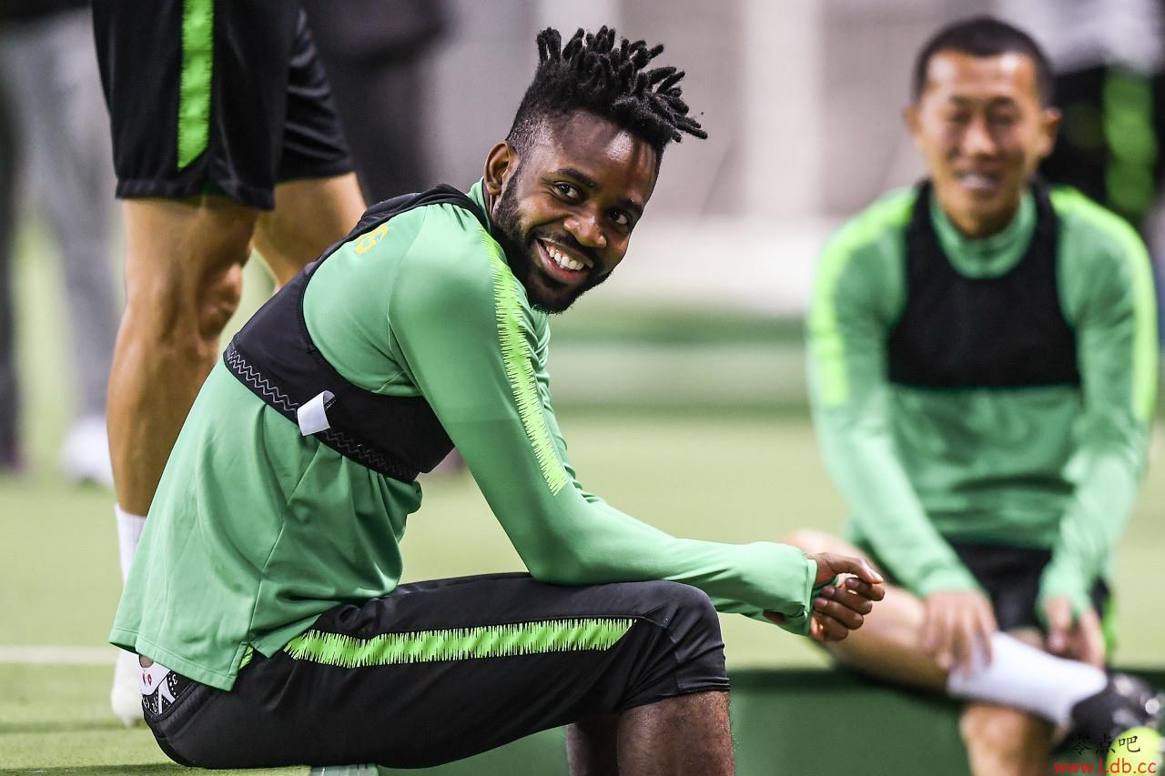 ý���˱�ҥ�Ϳ�����н1800��ŷ��̫���ţ����ǹ�������Ԯ�ܺ�