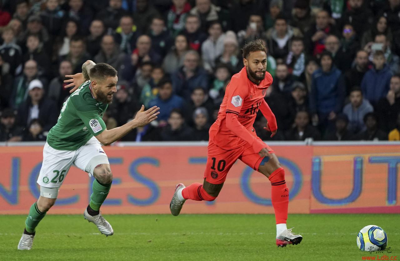 队报:上赛季欧冠巴黎被曼联逆转击败,促使内马尔萌生去意