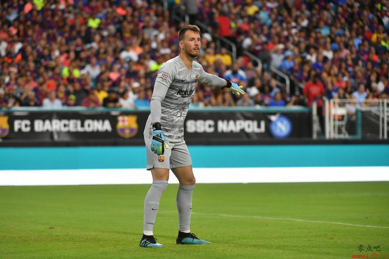 内托:少一人让我们吃了苦头,但我不认为德容的红牌是关键