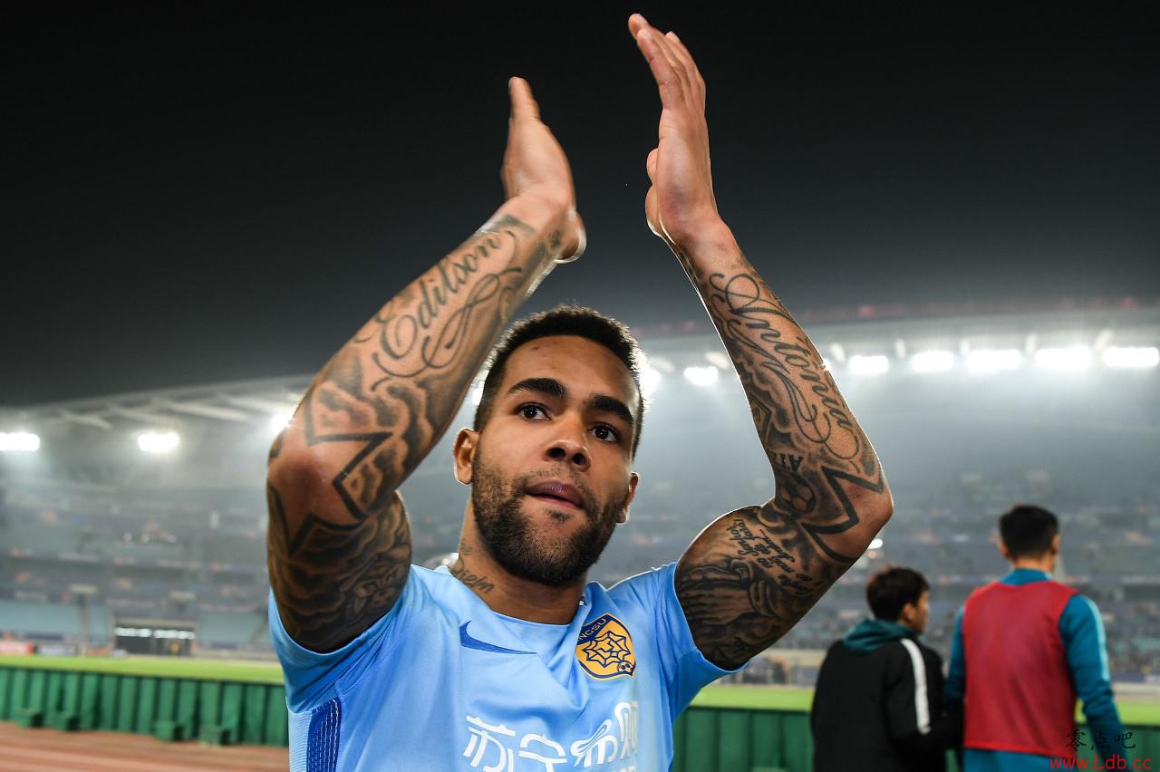 特谢拉30岁生日,国际足联送祝福:桑巴神锋,金陵大腿