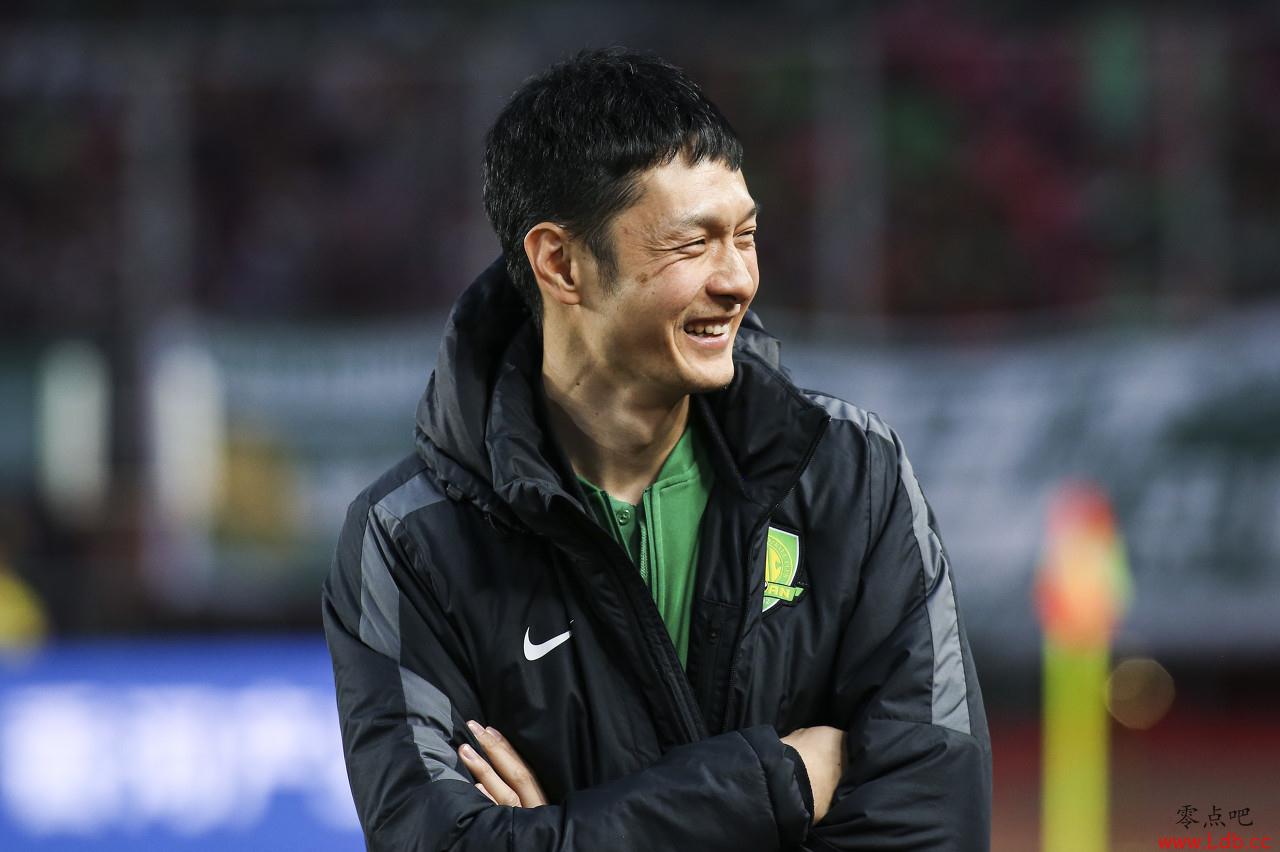 记者:杨智自费跟随华夏冬训,希望身体恢复后继续职业生涯