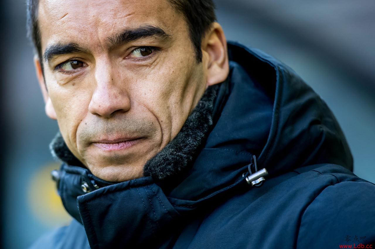 记者:范布隆克霍斯特的冬训强度大,同时对纪律要求很严格