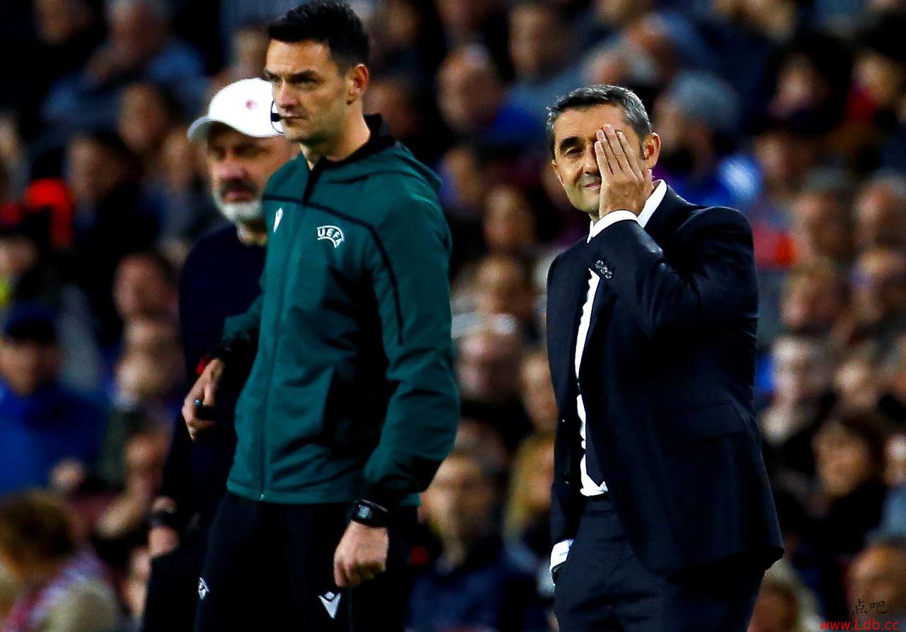 ���ߣ��ڰͶ�Τ���¿ι���֮ǰ����ά������ǩ���κκ�ͬ��ͼ��