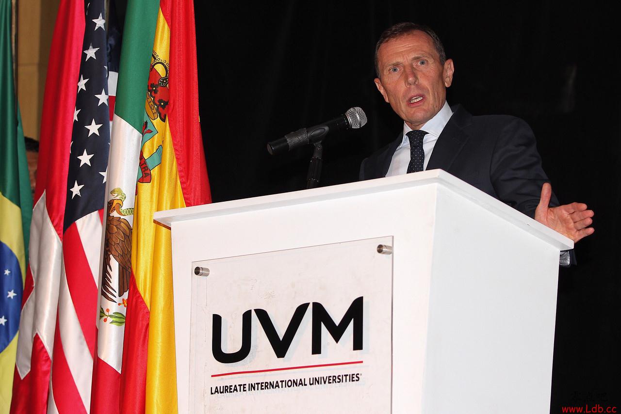 布特拉格诺:卡塞米罗就像一名出色的中锋