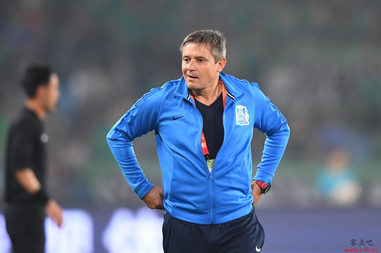 富力官博告别斯托:四年半的时间仿佛融化在一句道别声中