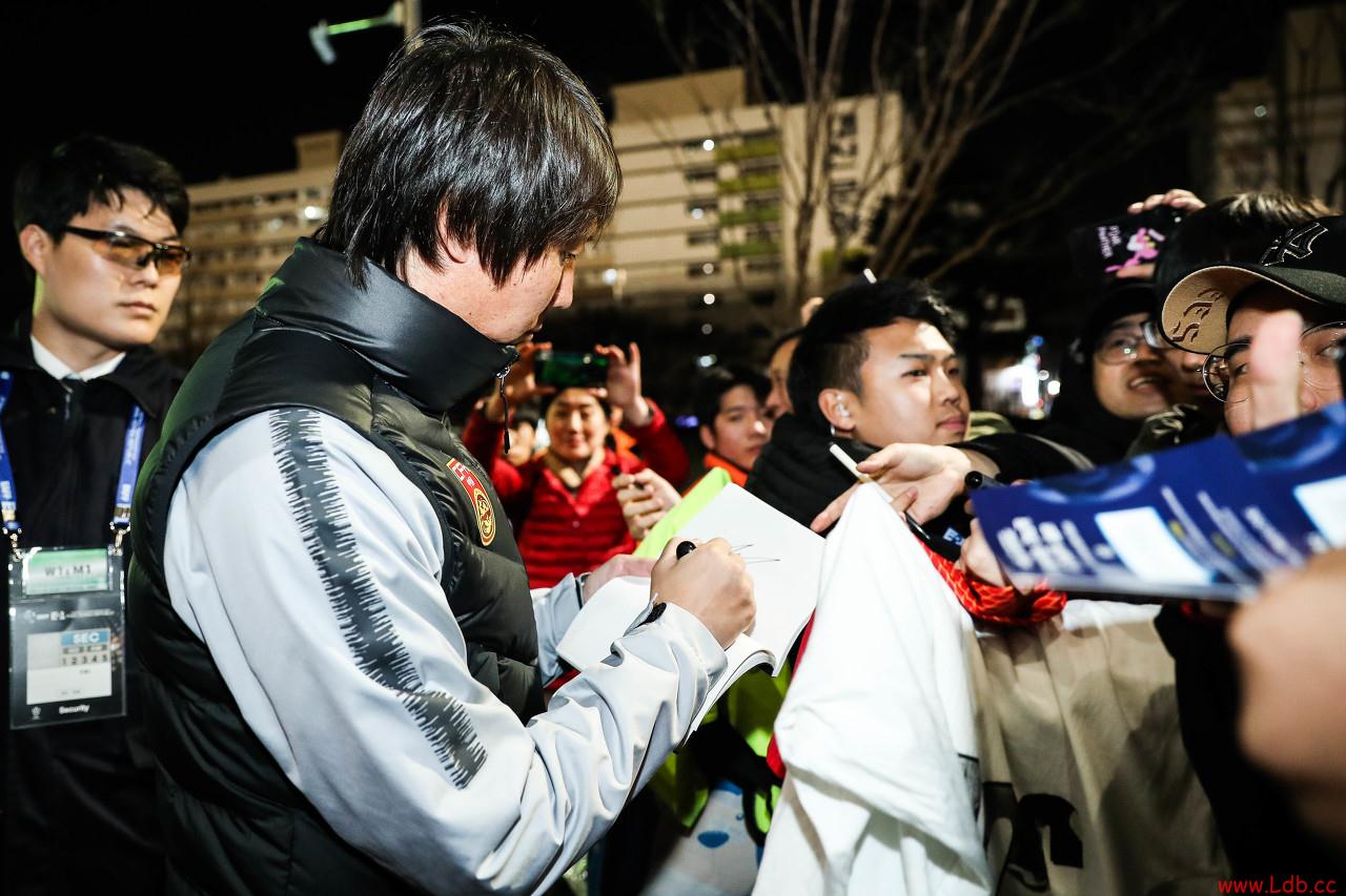 ���ࣺ������׿��������ǰ��������� �����Ŷ�Ҫ������ֻ�