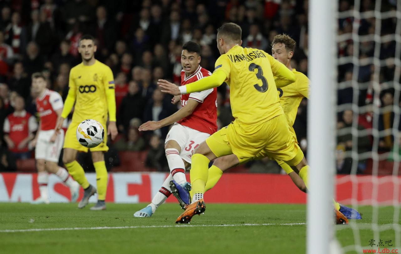 �ʱ������ֳ�ɫ������������������������н����1�������3���