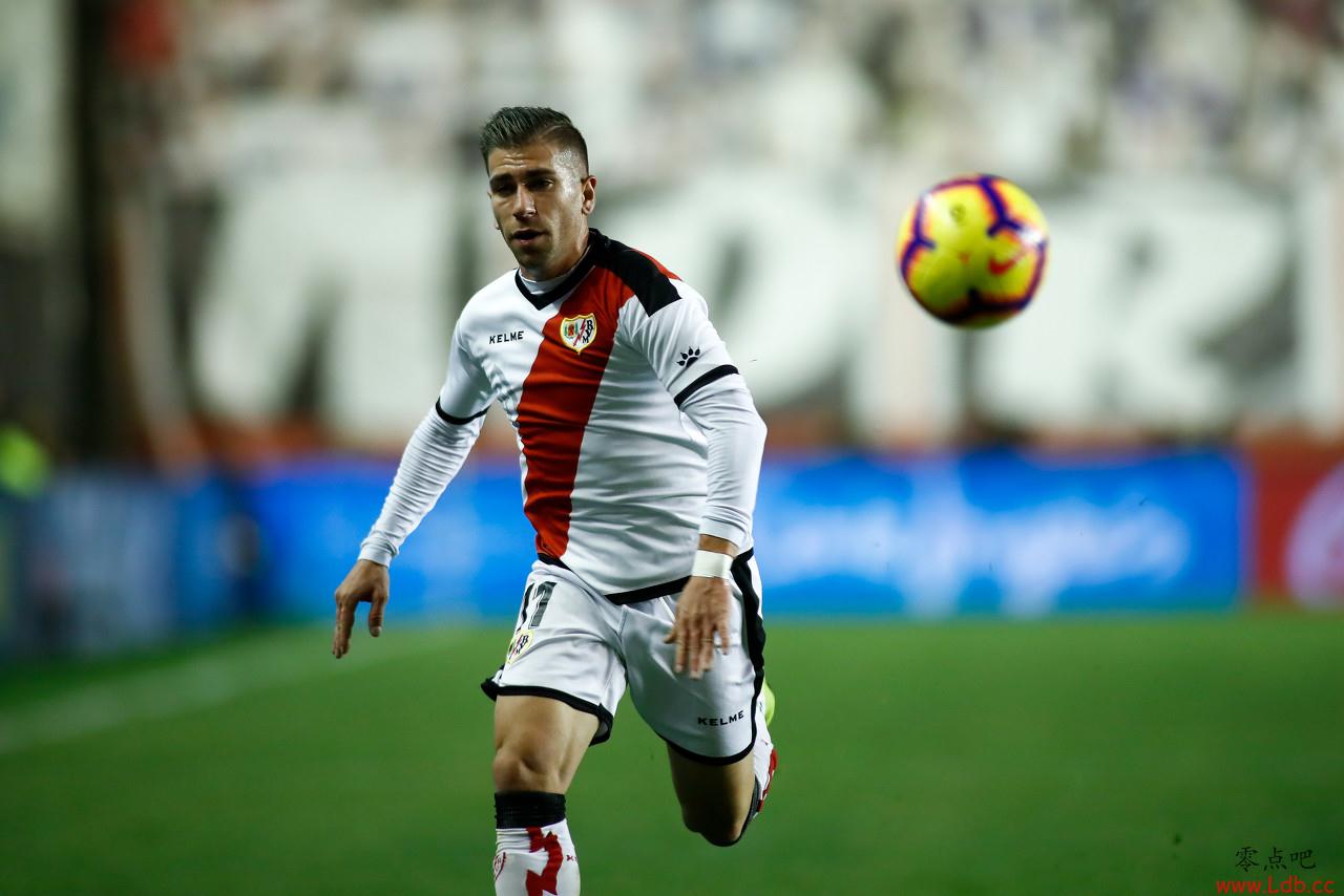 恩巴尔巴:为西班牙人踢球是一种荣誉,这是我职业生涯的一大步