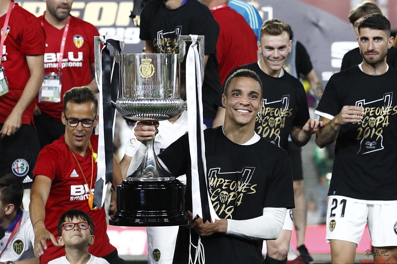 世体:罗德里戈转会阻力大 巴萨可能将青训球员加入交易