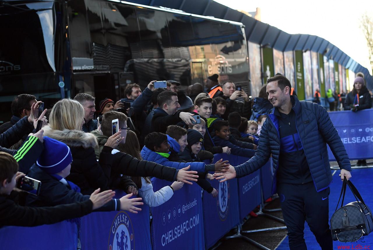 兰帕德:吉鲁未出场是战术需要,若他训练表现好会有比赛机会