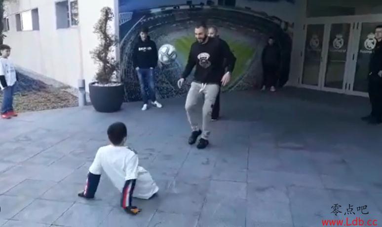 ��ܰ����������м�С�������򻥶�