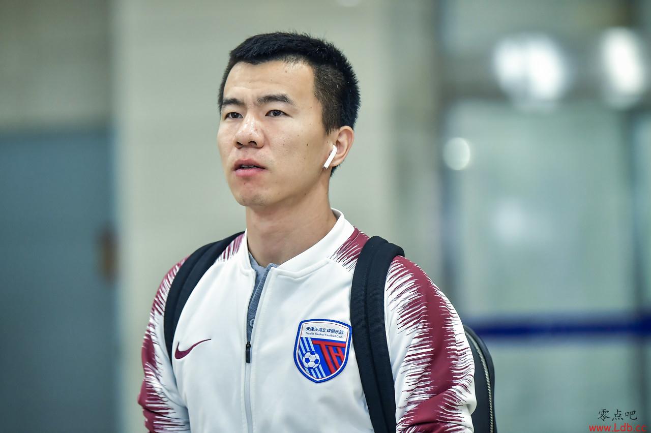 津媒：孙可分组对抗中被踩到脚部，导致左腓骨下端骨折